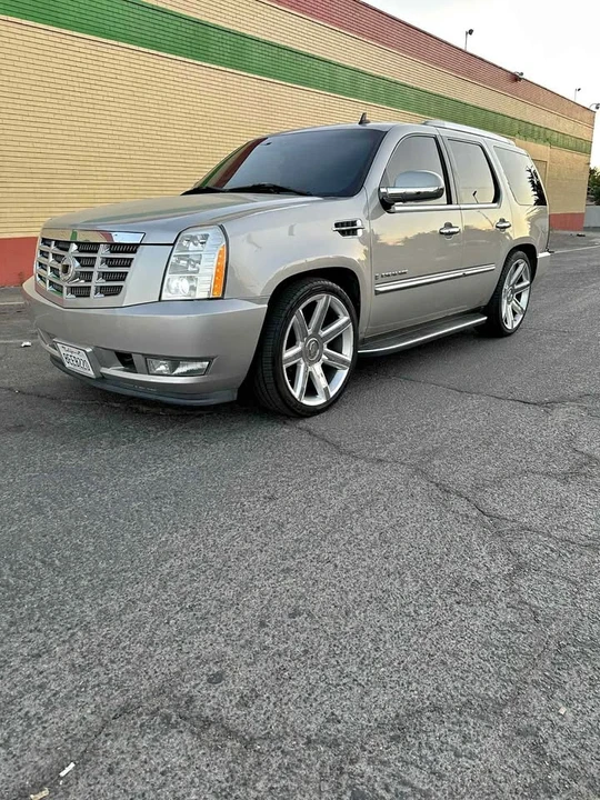 2008 Cadillac Escalade & EXT 3rd Gen - Image 2 of 3