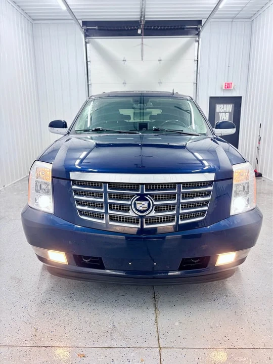 2008 Cadillac Escalade & EXT 3rd Gen - Image 2 of 17