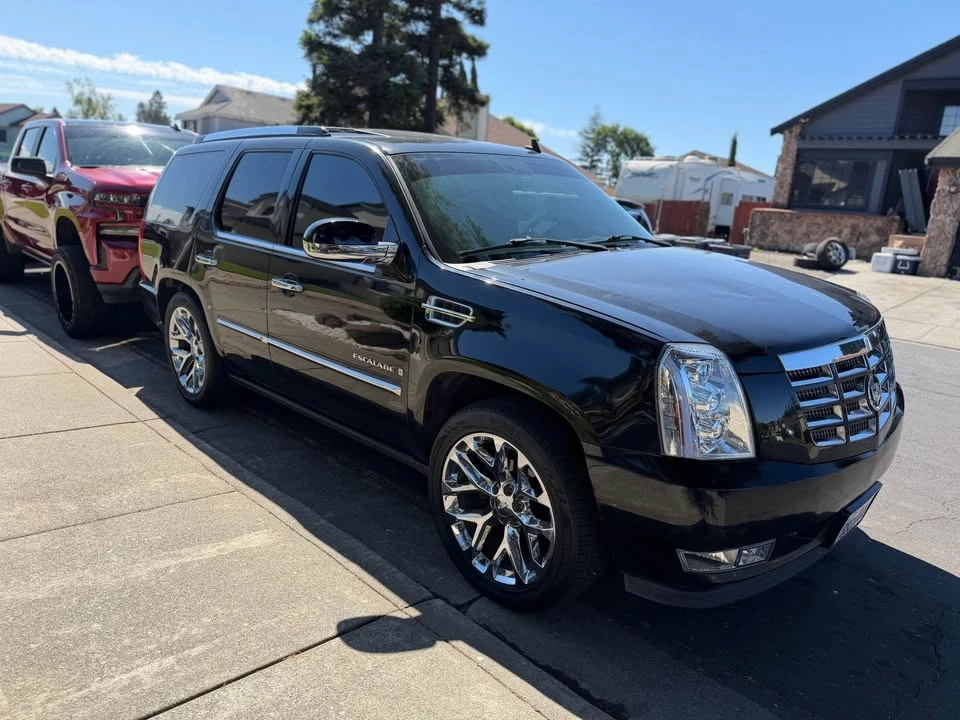 2008 Cadillac Escalade & EXT 3rd Gen - Image 2 of 13