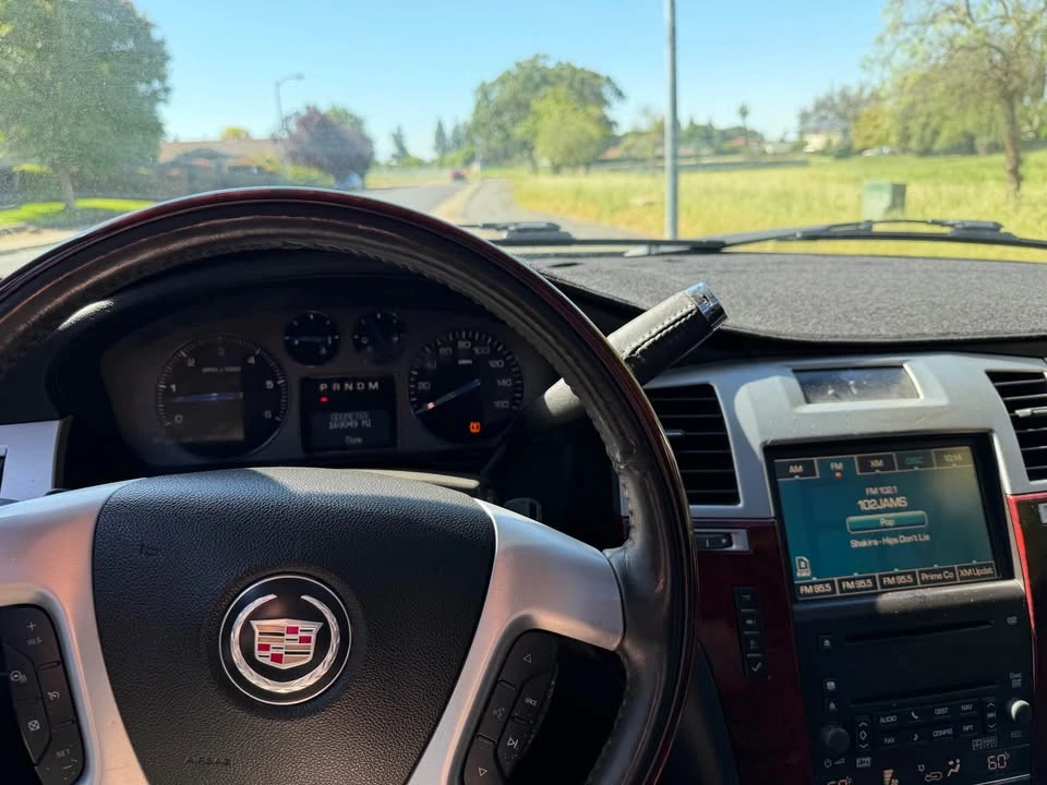 2008 Cadillac Escalade & EXT 3rd Gen - Image 3 of 13