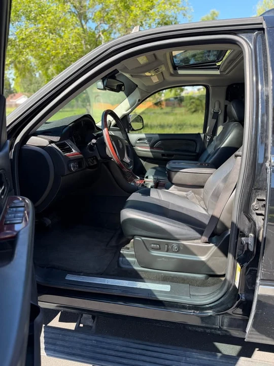 2008 Cadillac Escalade & EXT 3rd Gen - Image 5 of 13