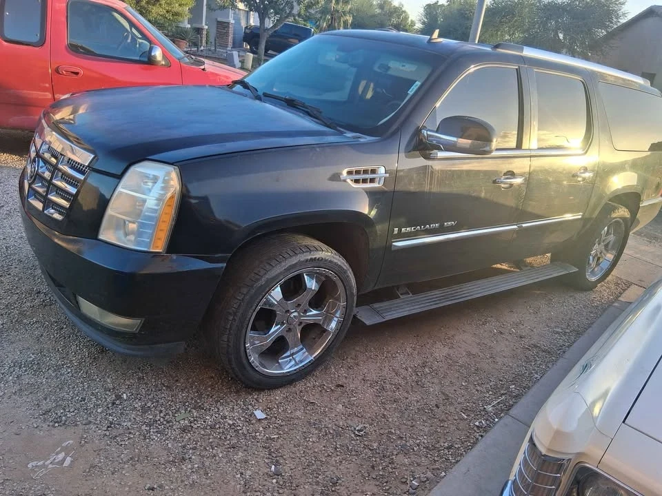 2008 Cadillac Escalade & EXT 3rd Gen - Image 2 of 19