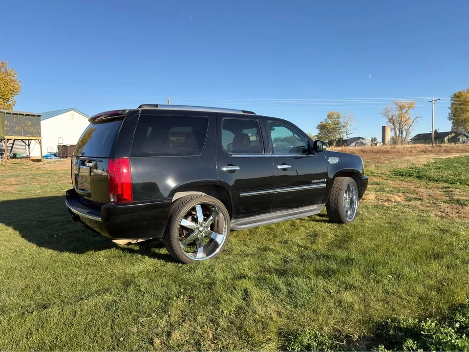 2008 Cadillac Escalade & EXT 3rd Gen - Image 3 of 9