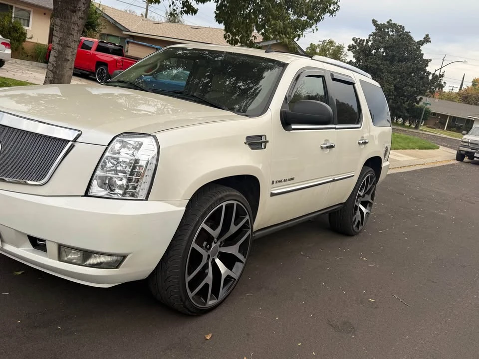 2008 Cadillac Escalade & EXT 3rd Gen - Image 5 of 13