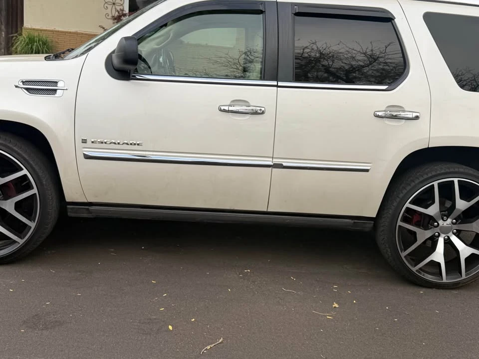 2008 Cadillac Escalade & EXT 3rd Gen - Image 4 of 13