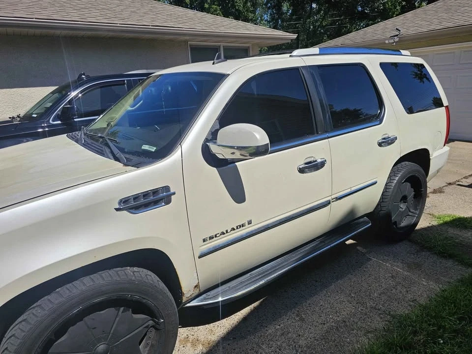 2008 Cadillac Escalade & EXT 3rd Gen - Image 2 of 8