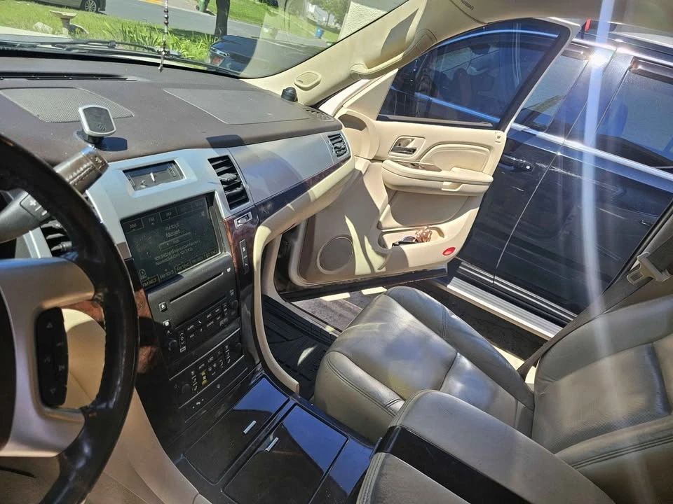 2008 Cadillac Escalade & EXT 3rd Gen - Image 5 of 8
