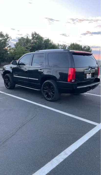 2008 Cadillac Escalade & EXT 3rd Gen - Image 3 of 18
