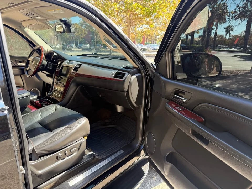 2008 Cadillac Escalade & EXT 3rd Gen - Image 16 of 18