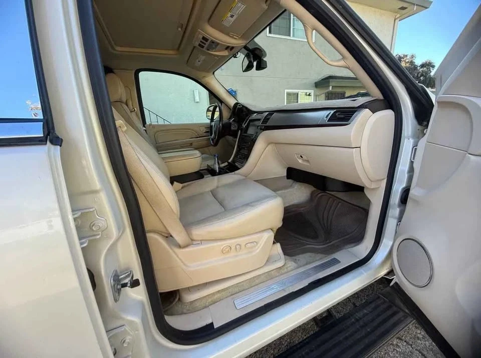 2008 Cadillac Escalade & EXT 3rd Gen - Image 4 of 6