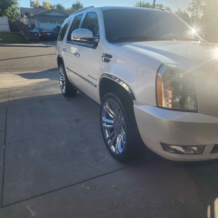 2008 Cadillac Escalade & EXT 3rd Gen - Image 2 of 6