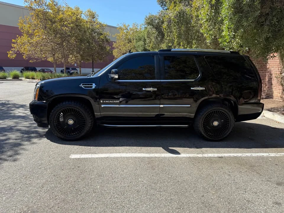 2008 Cadillac Escalade & EXT 3rd Gen - Image 2 of 20