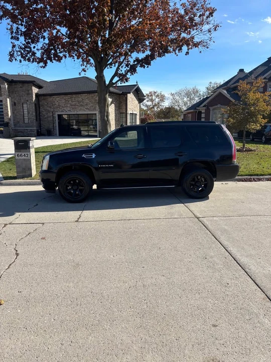 2008 Cadillac Escalade & EXT 3rd Gen - Image 2 of 5