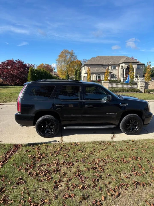 2008 Cadillac Escalade & EXT 3rd Gen - Image 3 of 5