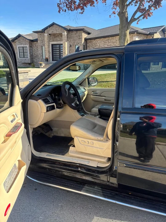 2008 Cadillac Escalade & EXT 3rd Gen - Image 4 of 5