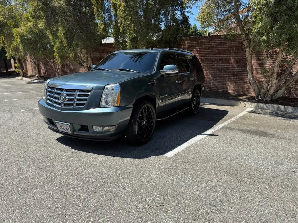 2008 Cadillac Escalade & EXT 3rd Gen - Image 2 of 18