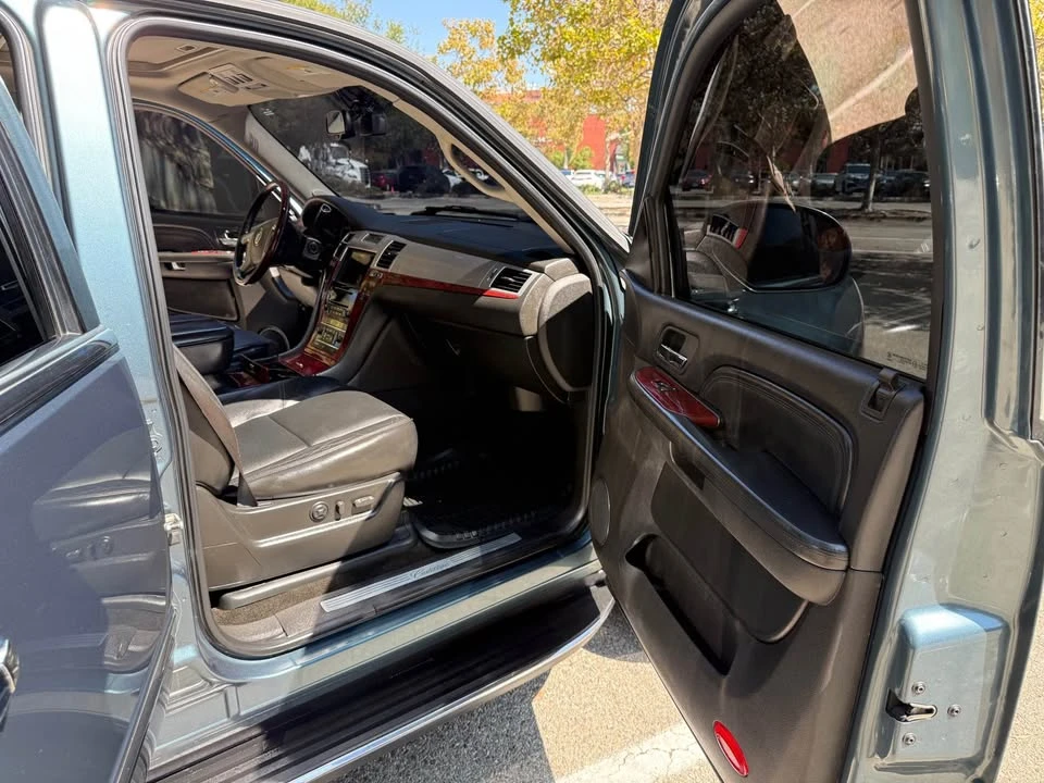 2008 Cadillac Escalade & EXT 3rd Gen - Image 11 of 18