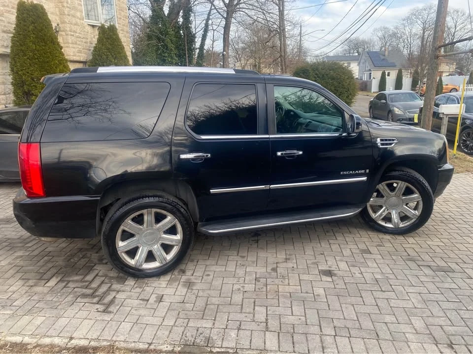 2008 Cadillac Escalade & EXT 3rd Gen - Image 2 of 18