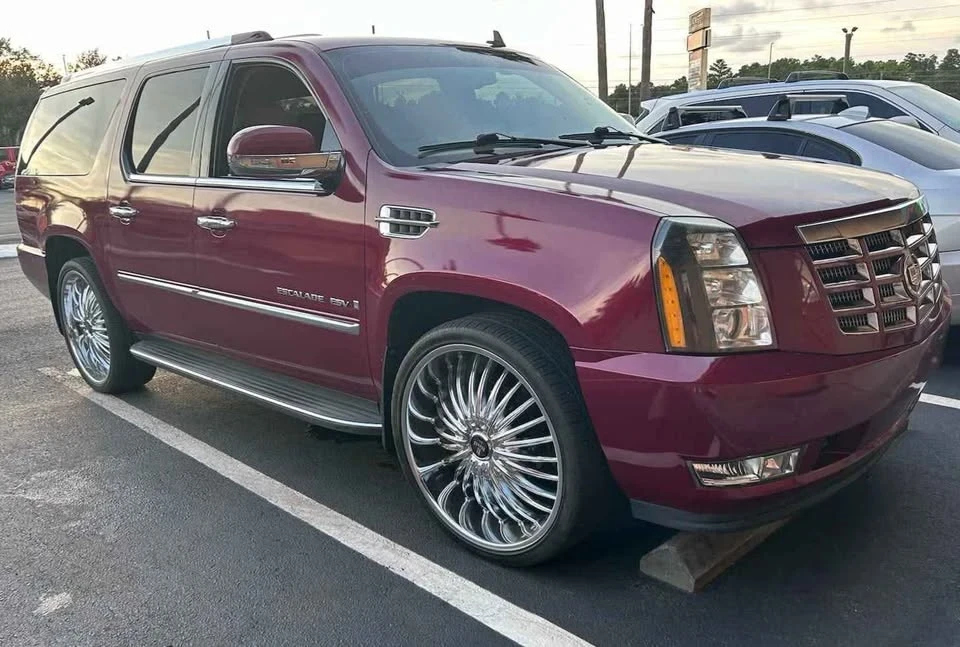 2008 Cadillac Escalade & EXT 3rd Gen - Image 2 of 12