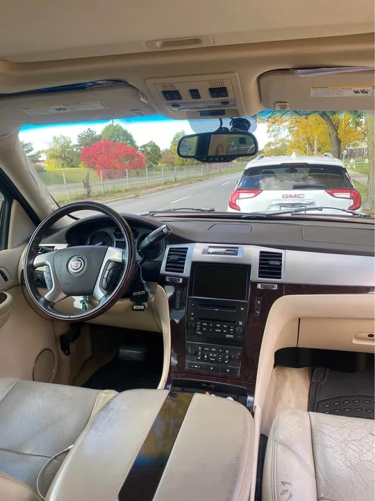 2008 Cadillac Escalade & EXT 3rd Gen - Image 2 of 8