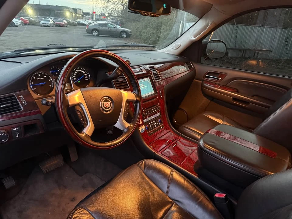 2008 Cadillac Escalade & EXT 3rd Gen - Image 8 of 15