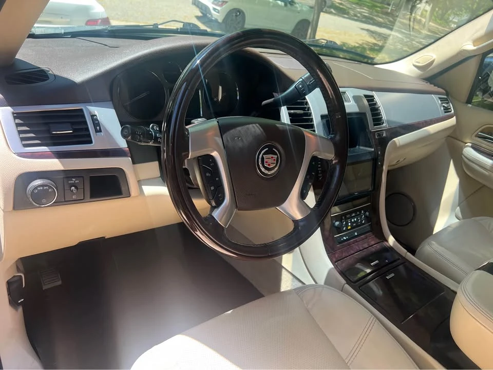 2008 Cadillac Escalade & EXT 3rd Gen - Image 8 of 10