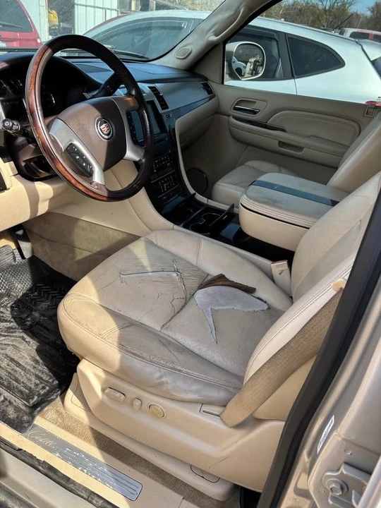 2008 Cadillac Escalade & EXT 3rd Gen - Image 4 of 8