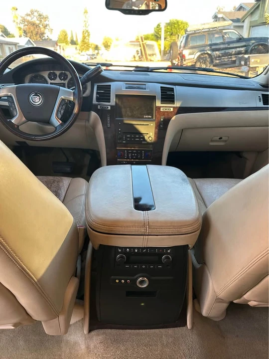 2008 Cadillac Escalade & EXT 3rd Gen - Image 5 of 12