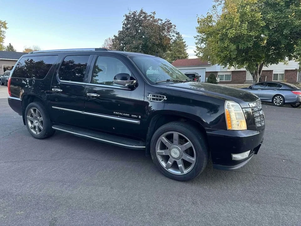 2008 Cadillac Escalade & EXT 3rd Gen - Image 2 of 10