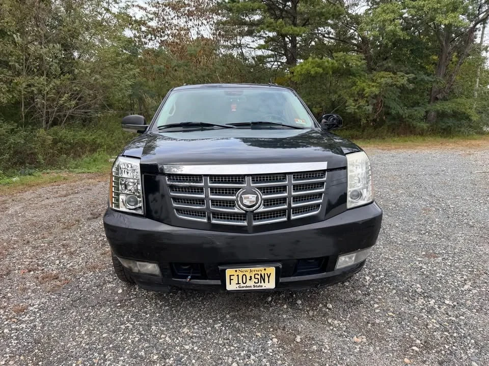 2008 Cadillac Escalade & EXT 3rd Gen - Image 3 of 14