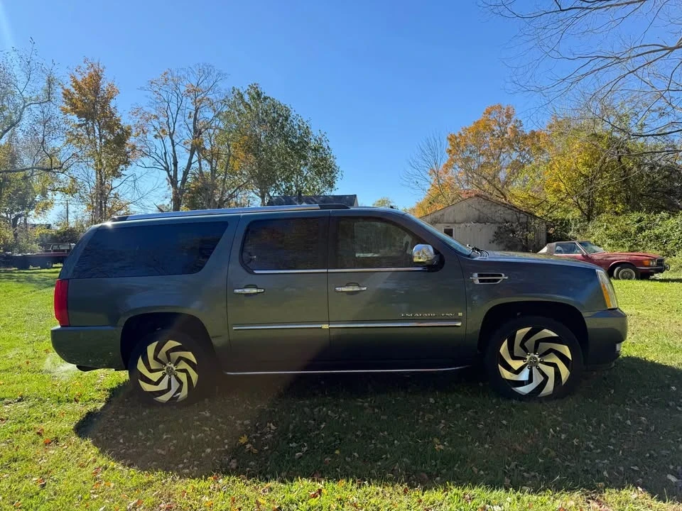 2008 Cadillac Escalade & EXT 3rd Gen - Image 4 of 18