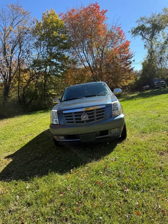 2008 Cadillac Escalade & EXT 3rd Gen - Image 2 of 18