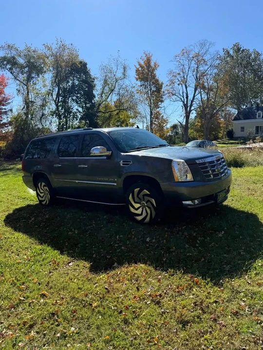 2008 Cadillac Escalade & EXT 3rd Gen - Image 3 of 18