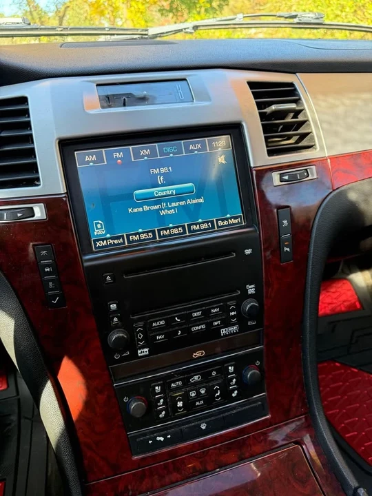 2008 Cadillac Escalade & EXT 3rd Gen - Image 16 of 18