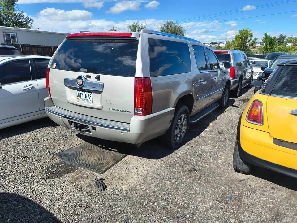 2008 Cadillac Escalade & EXT 3rd Gen - Image 3 of 3