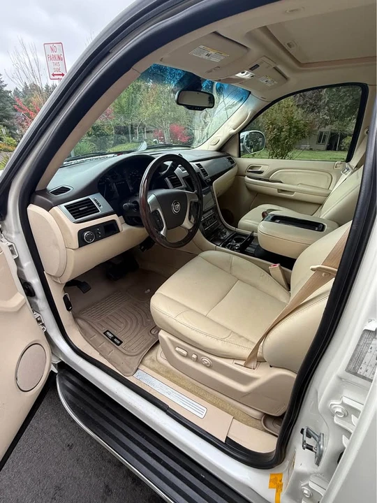 2008 Cadillac Escalade & EXT 3rd Gen - Image 6 of 13