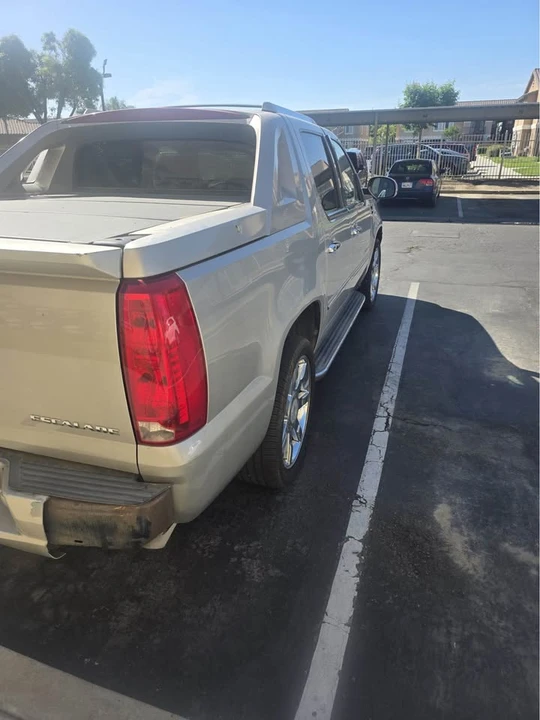2008 Cadillac Escalade & EXT 3rd Gen - Image 4 of 6