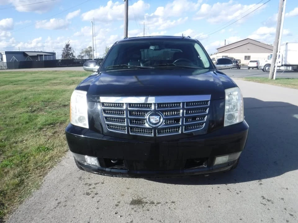 2008 Cadillac Escalade & EXT 3rd Gen - Image 2 of 15