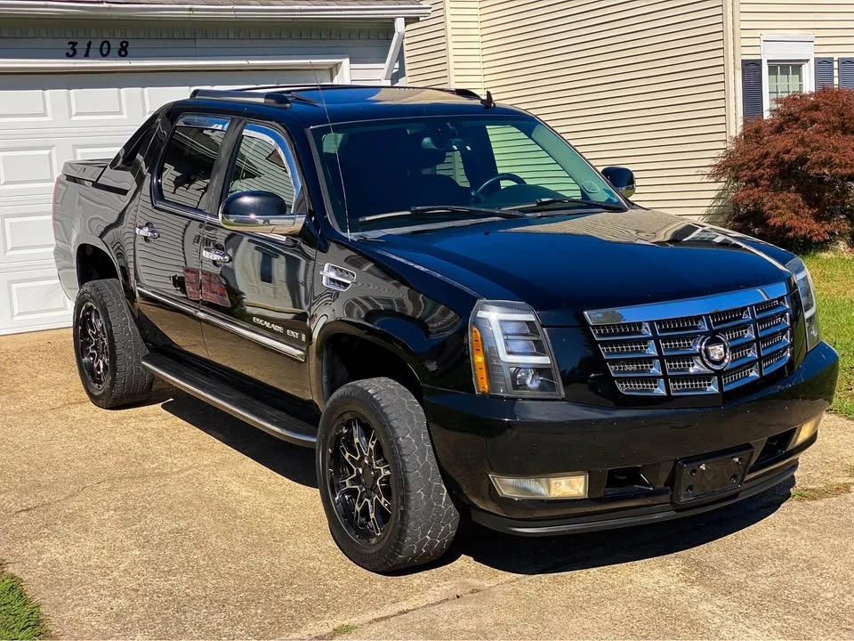 2008 Cadillac Escalade & EXT 3rd Gen - Image 2 of 20