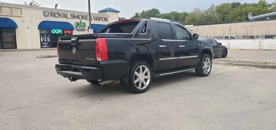 2008 Cadillac Escalade & EXT 3rd Gen - Image 3 of 9