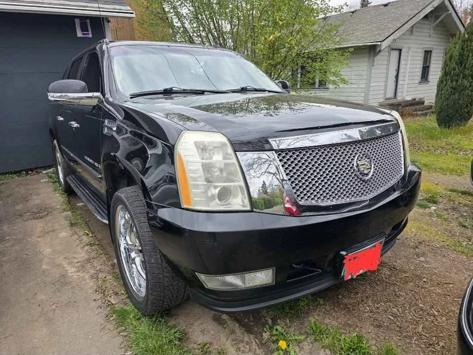 2008 Cadillac Escalade & EXT 3rd Gen - Image 2 of 10