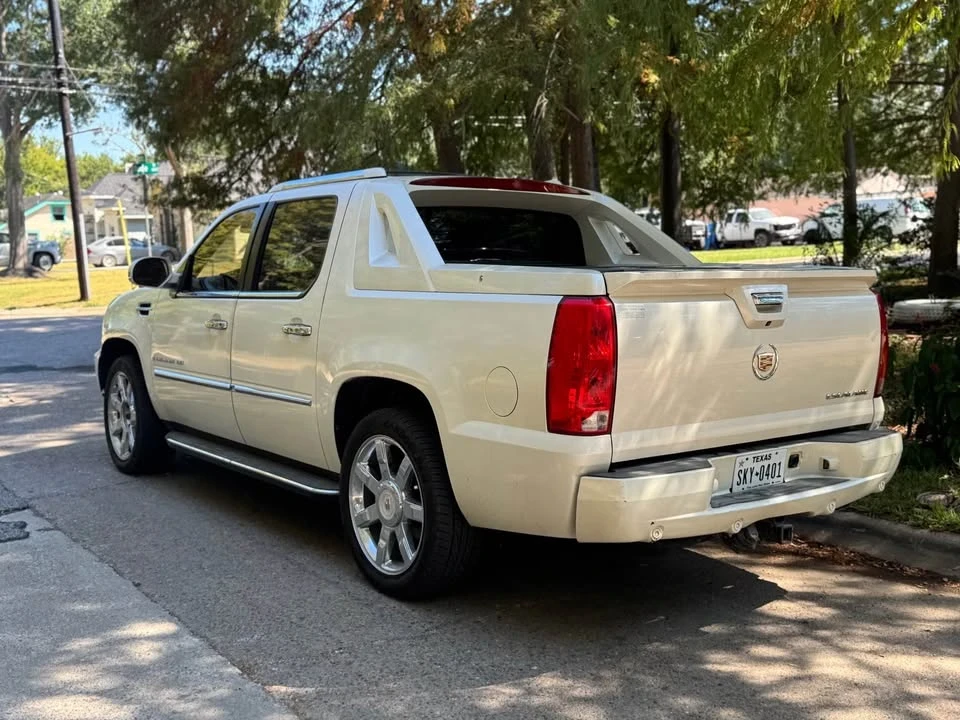 2008 Cadillac Escalade & EXT 3rd Gen - Image 4 of 17