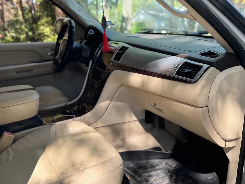 2008 Cadillac Escalade & EXT 3rd Gen - Image 5 of 17