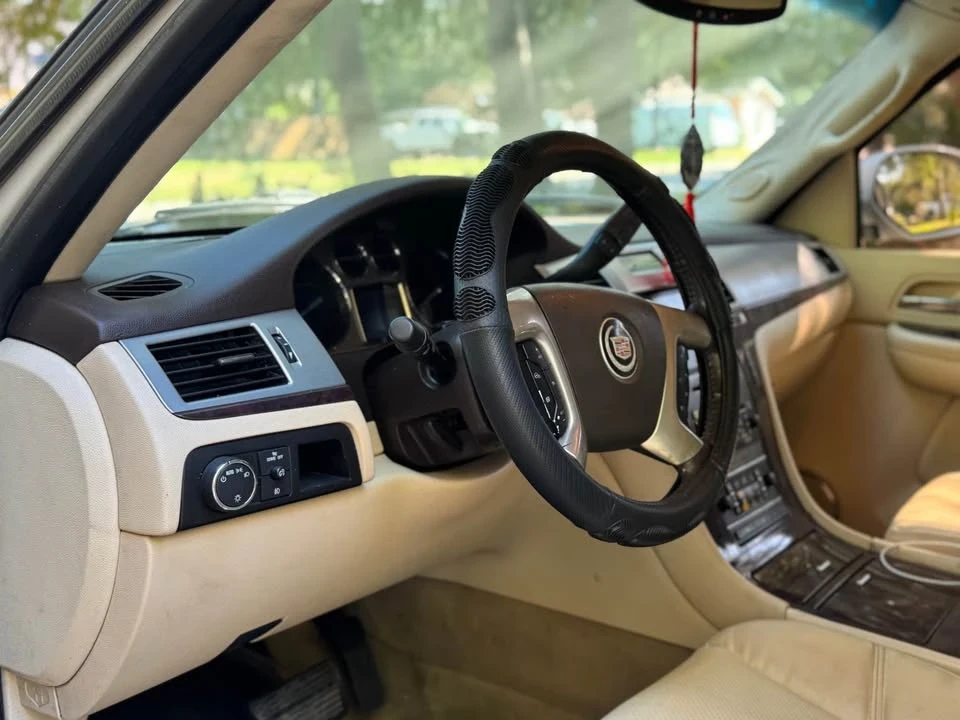 2008 Cadillac Escalade & EXT 3rd Gen - Image 11 of 17