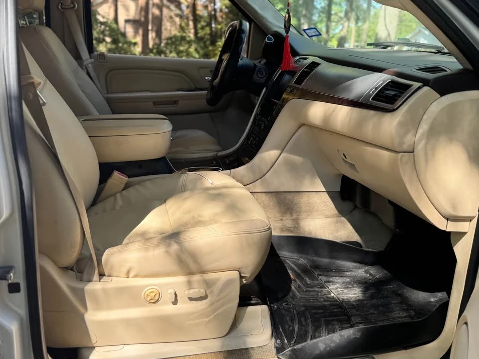2008 Cadillac Escalade & EXT 3rd Gen - Image 12 of 17