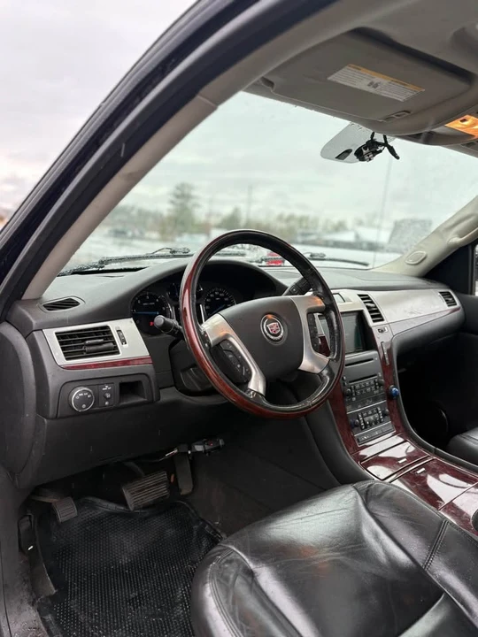 2008 Cadillac Escalade & EXT 3rd Gen - Image 10 of 14