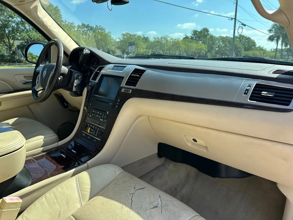 2008 Cadillac Escalade & EXT 3rd Gen - Image 9 of 12
