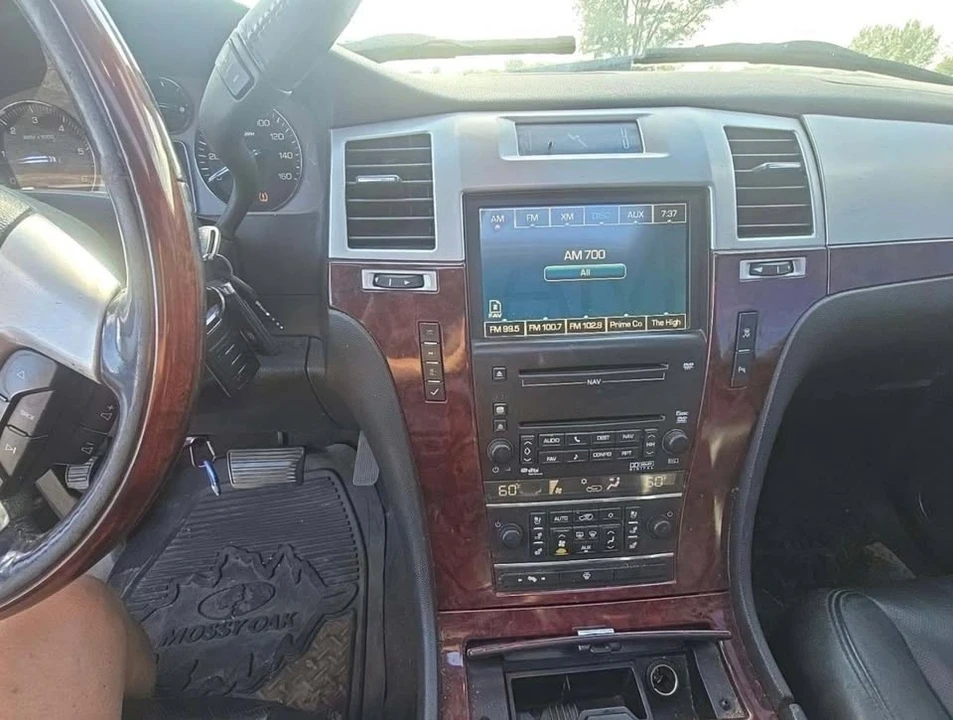 2008 Cadillac Escalade & EXT 3rd Gen - Image 7 of 20