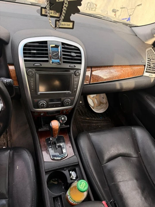 2008 Cadillac SRX - Image 5 of 8
