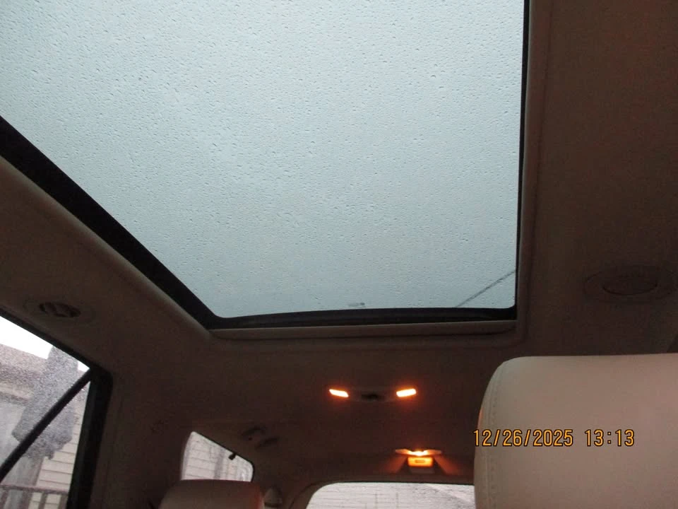 2008 Cadillac SRX - Image 8 of 10